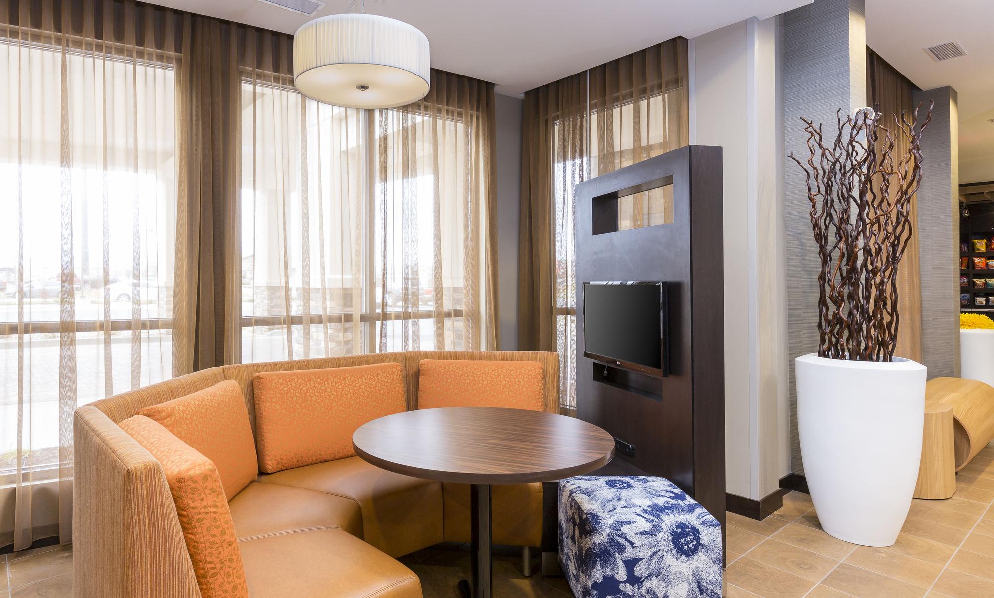 Courtyard by Marriott Bismarck North Hotell Exteriör bild