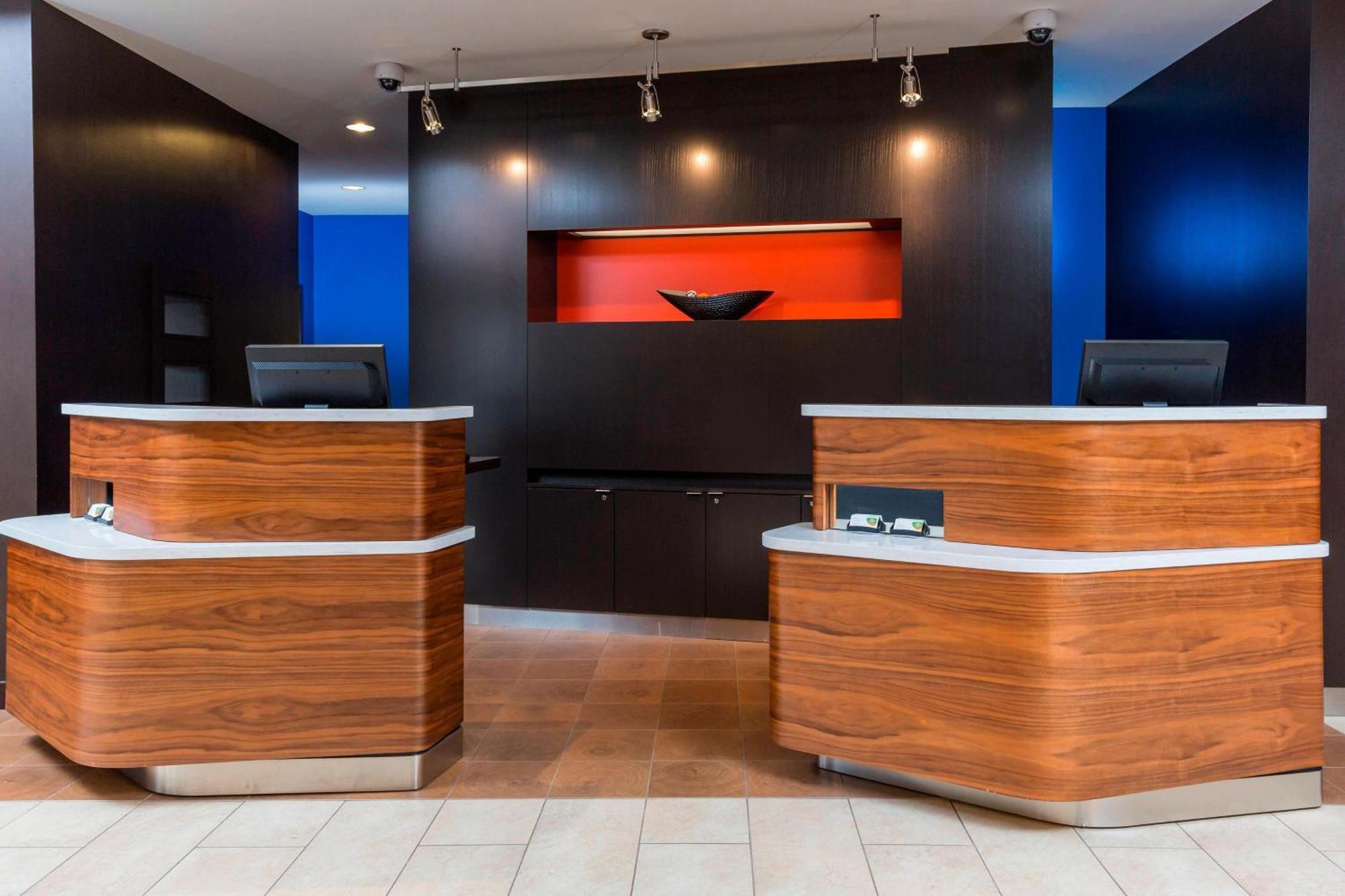 Courtyard by Marriott Bismarck North Hotell Exteriör bild