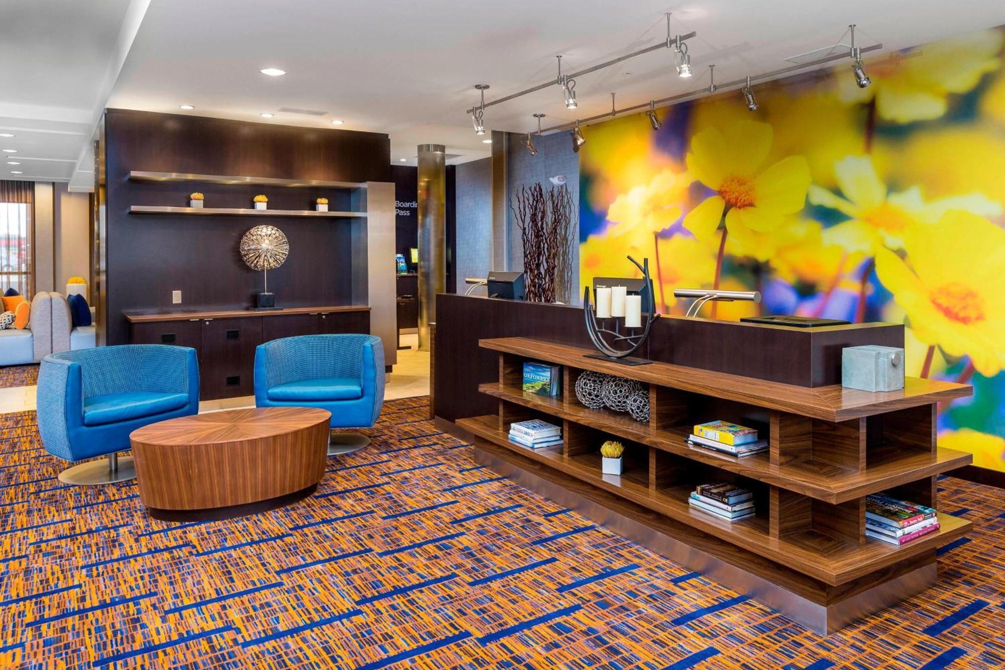 Courtyard by Marriott Bismarck North Hotell Exteriör bild
