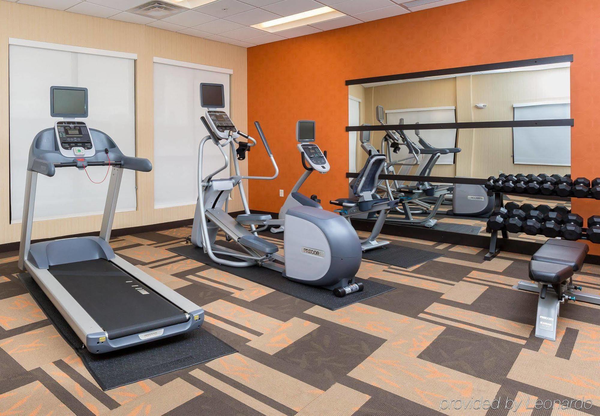Courtyard by Marriott Bismarck North Hotell Exteriör bild