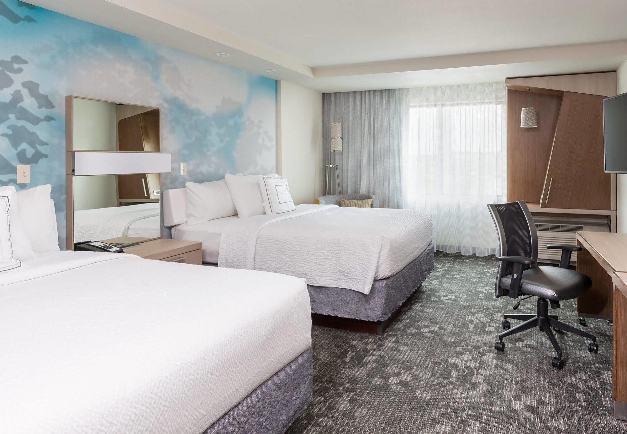 Courtyard by Marriott Bismarck North Hotell Exteriör bild