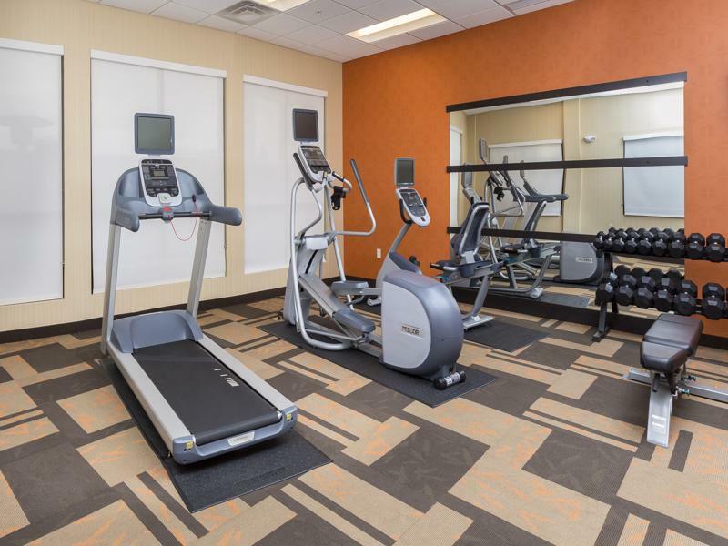 Courtyard by Marriott Bismarck North Hotell Exteriör bild